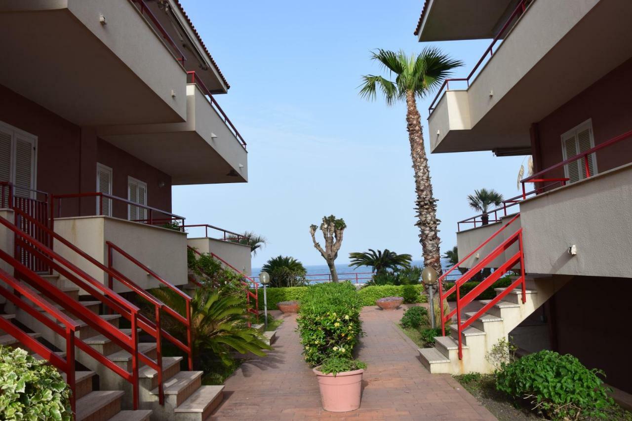 Seahome Riposto ภายนอก รูปภาพ