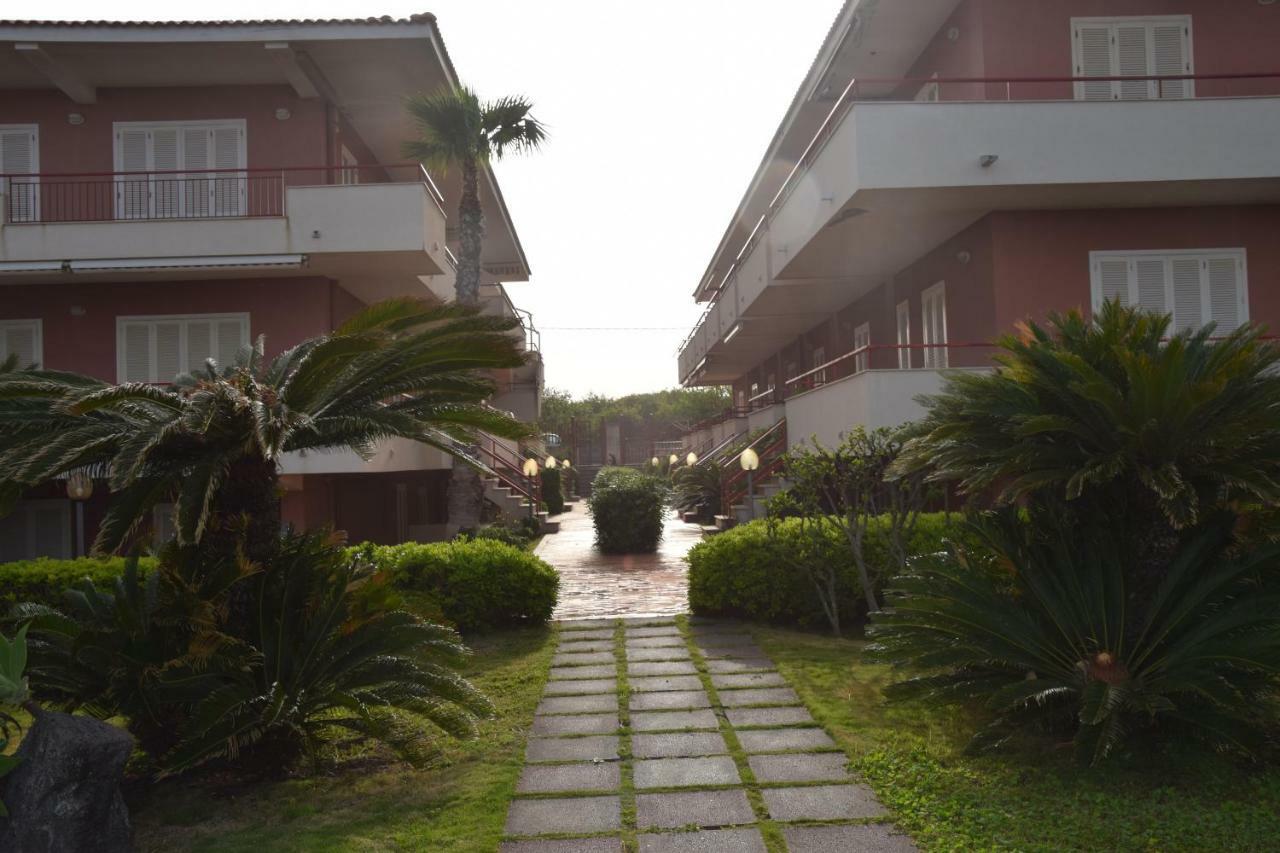 Seahome Riposto ภายนอก รูปภาพ