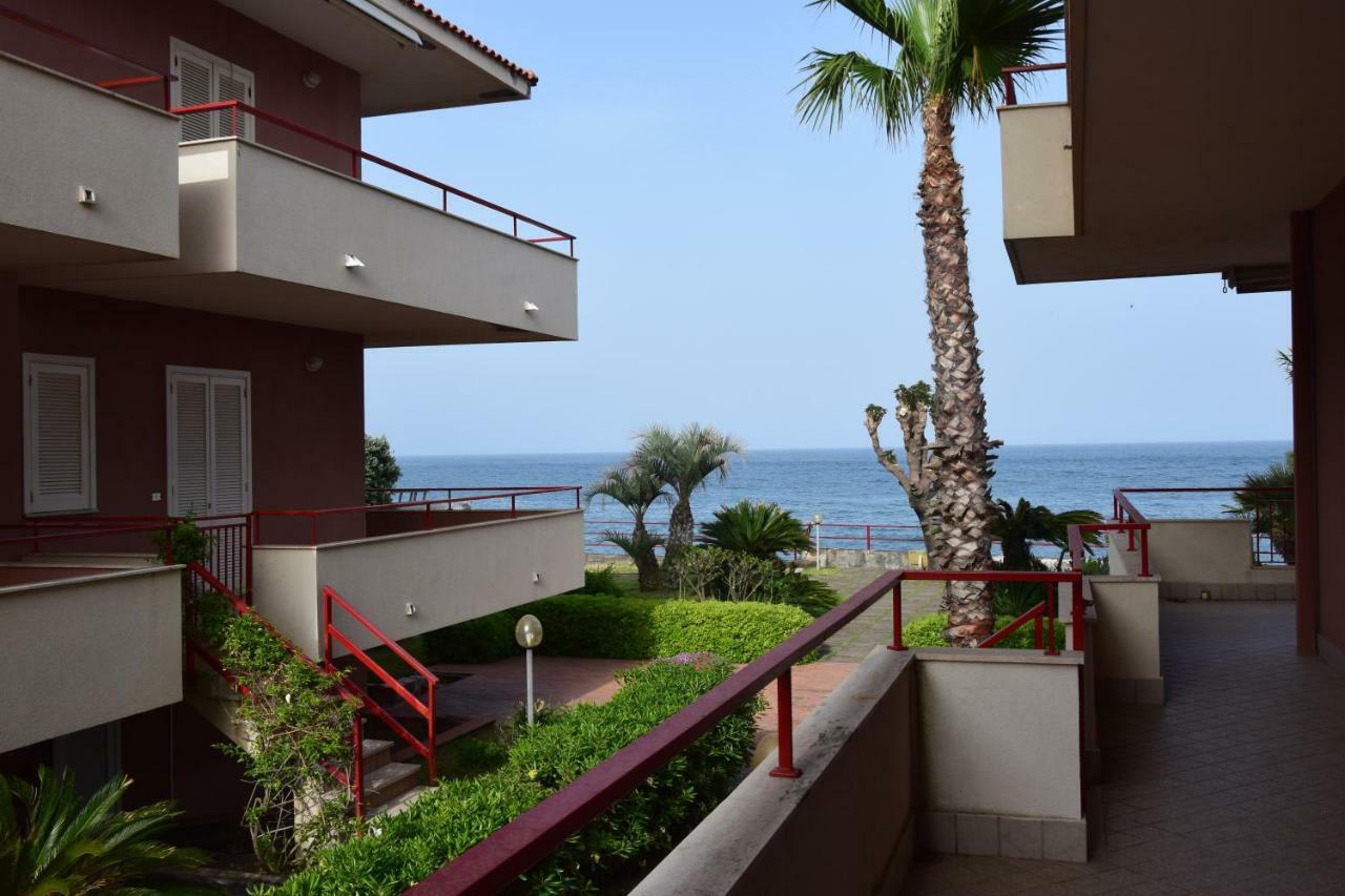 Seahome Riposto ภายนอก รูปภาพ