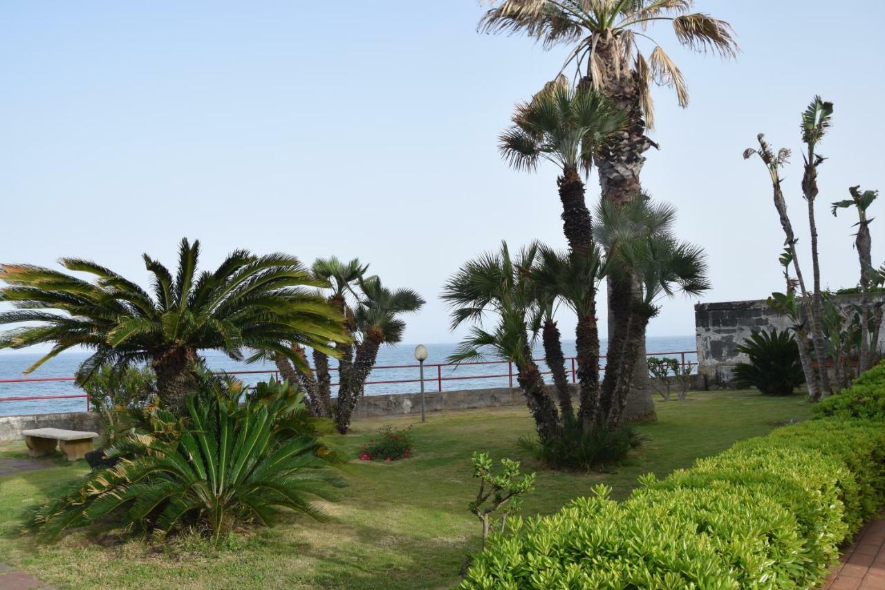 Seahome Riposto ภายนอก รูปภาพ